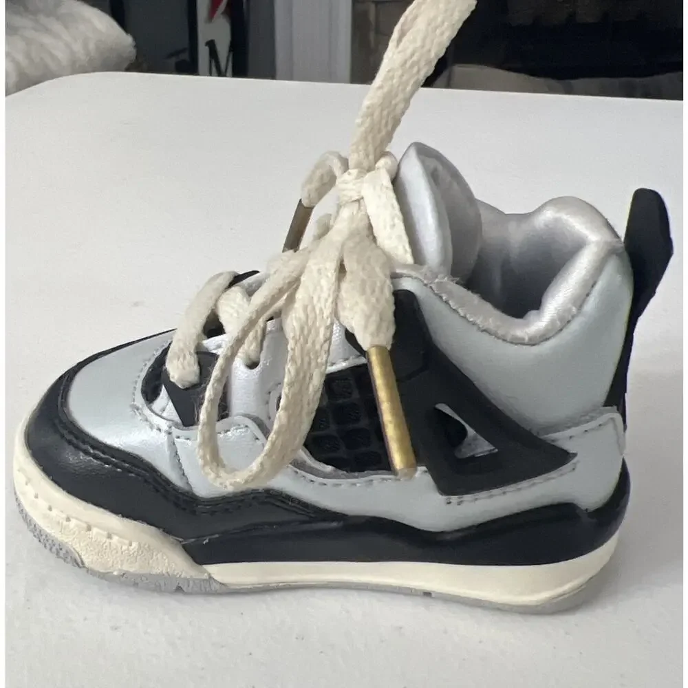 Jordan Air Jordan 4 Retro TD Silver/Black Leather Mid Top Sneaker 3C FZ8584-070